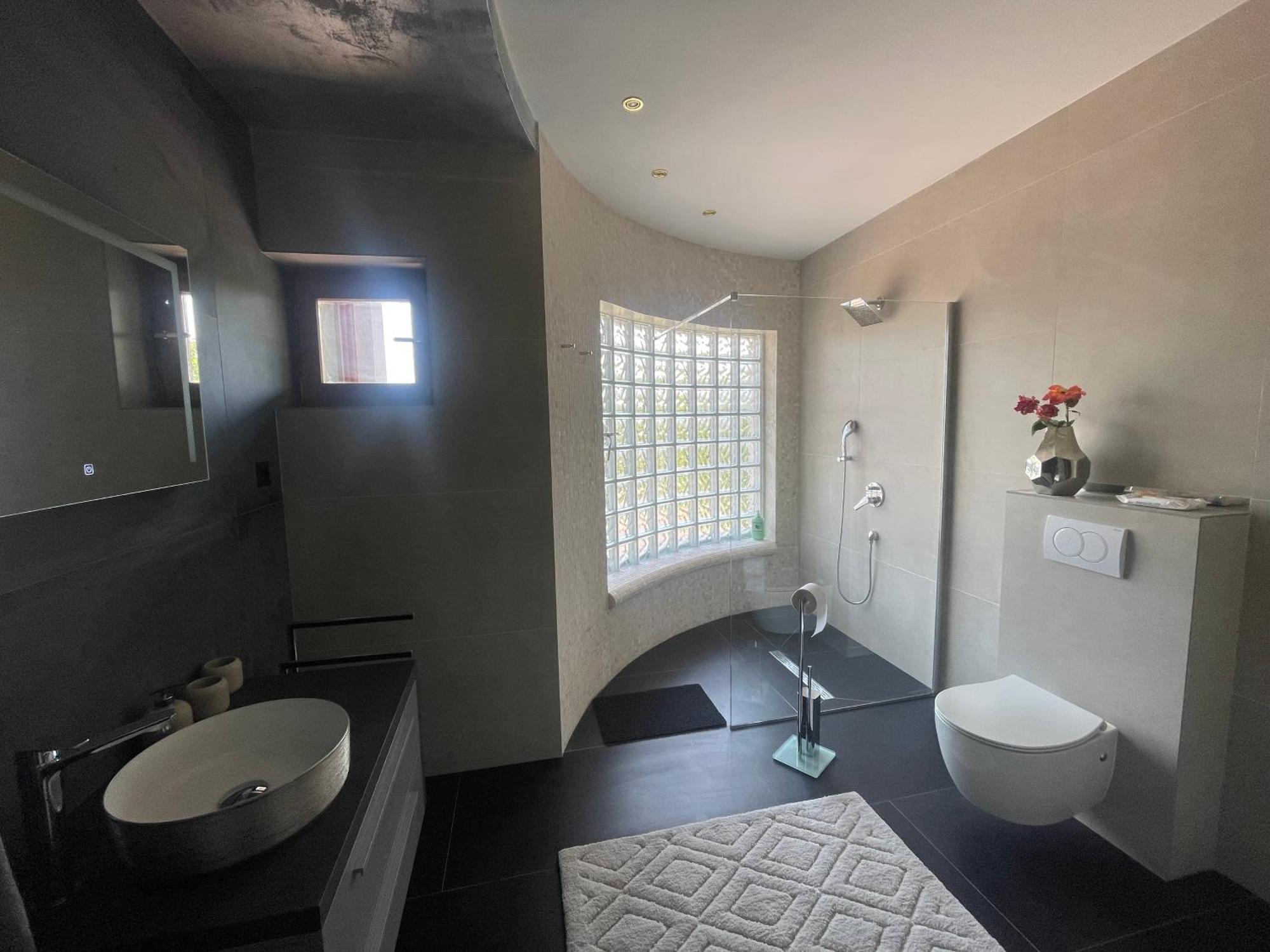Tona - Miran Apartman - Parking - Samostalna Prijava คาร์โลวัตส์ ภายนอก รูปภาพ