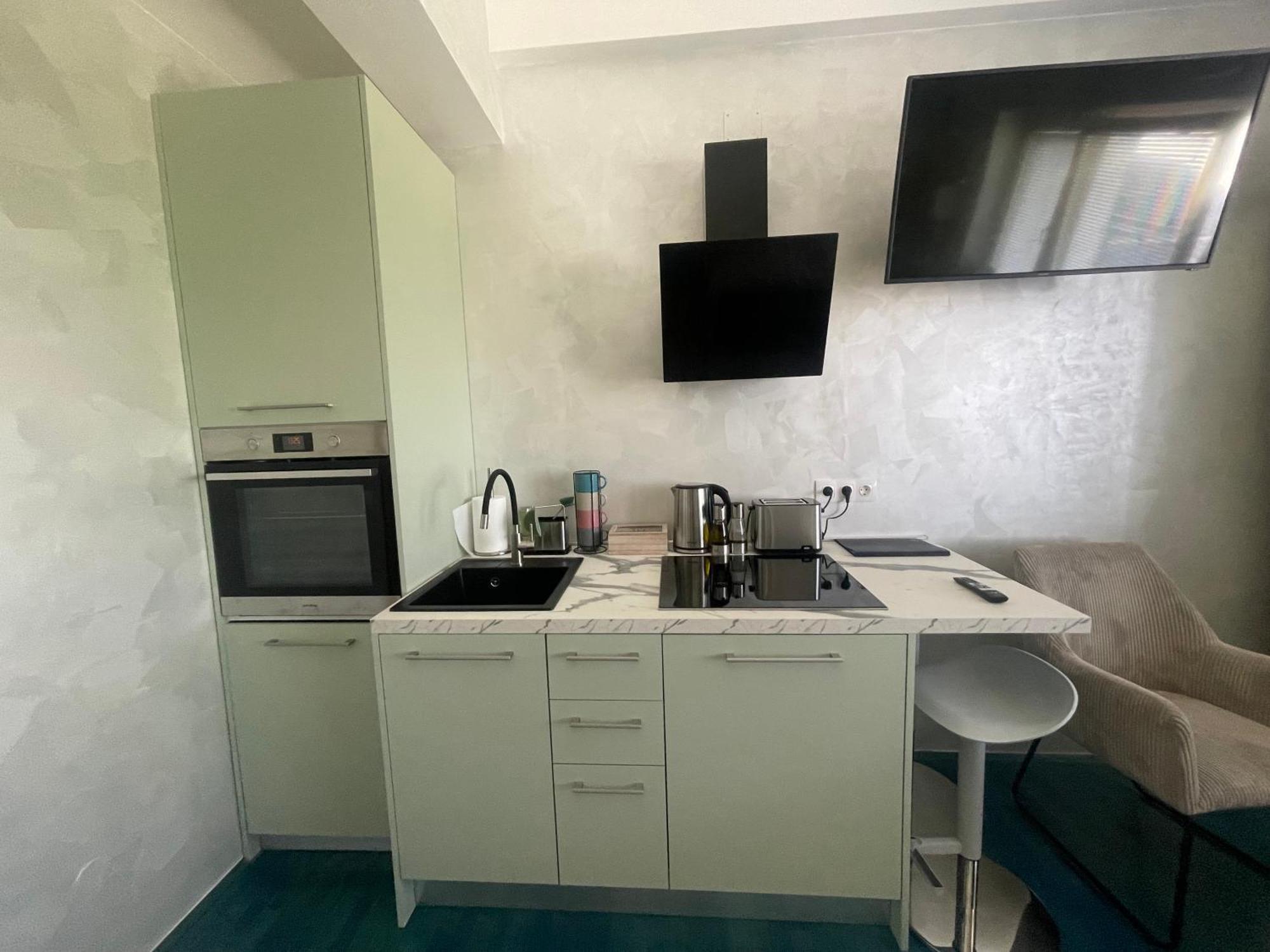 Tona - Miran Apartman - Parking - Samostalna Prijava คาร์โลวัตส์ ภายนอก รูปภาพ