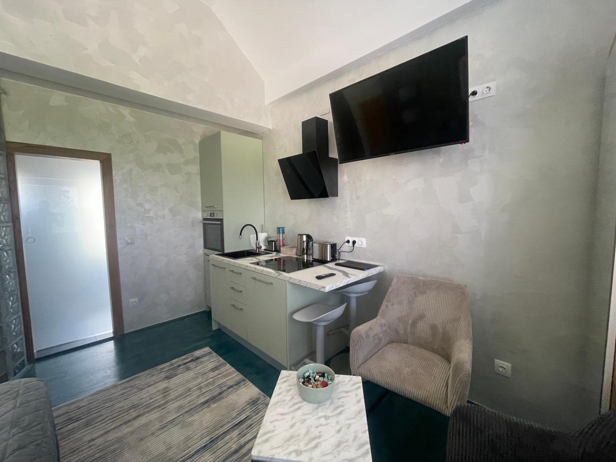 Tona - Miran Apartman - Parking - Samostalna Prijava คาร์โลวัตส์ ภายนอก รูปภาพ