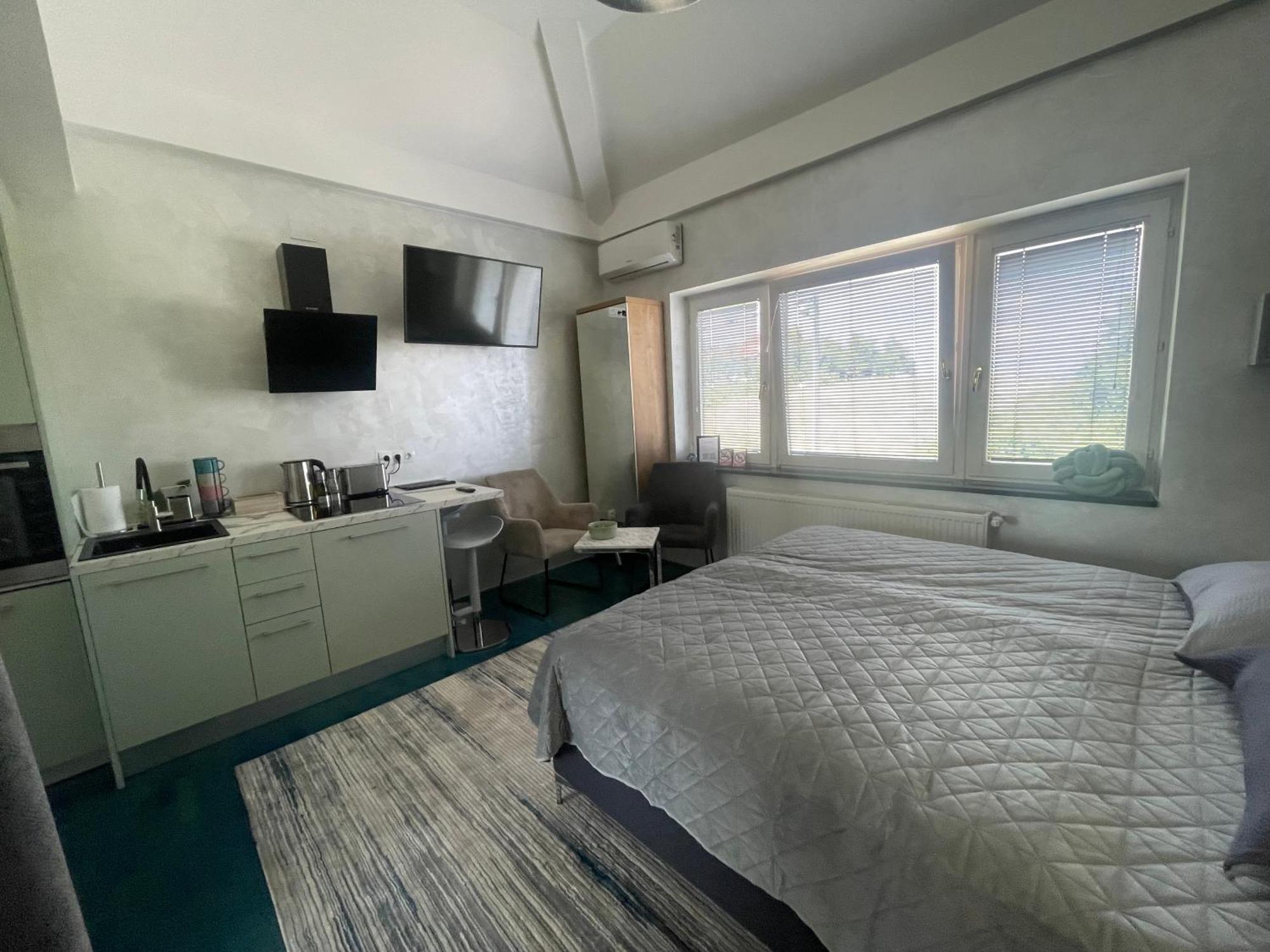 Tona - Miran Apartman - Parking - Samostalna Prijava คาร์โลวัตส์ ภายนอก รูปภาพ